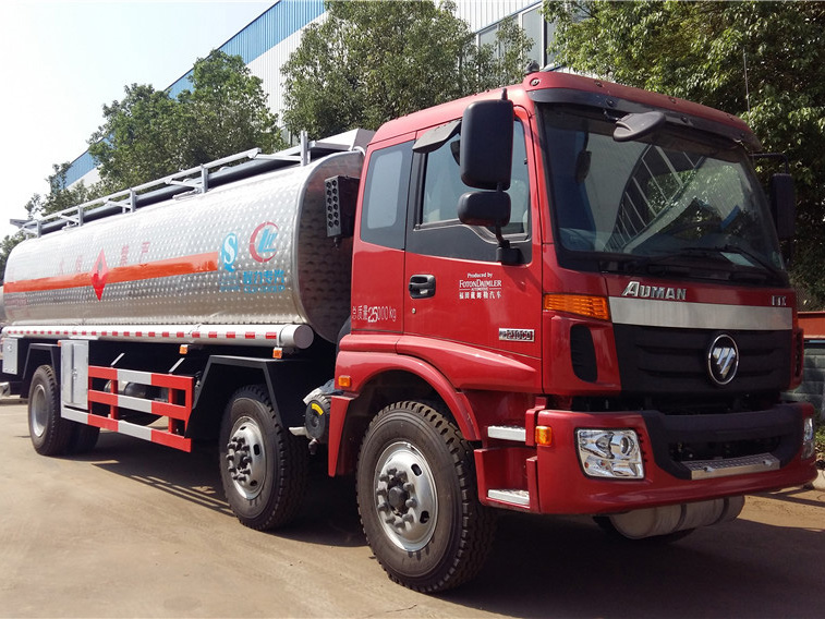 福田歐曼小三軸(26方)鋁合金運(yùn)油車(chē)