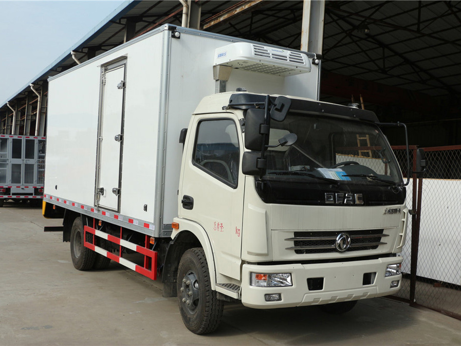 東風(fēng)多利卡冷藏車(chē)