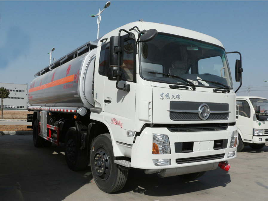 東風(fēng)天錦小三軸（20方）運(yùn)油車(chē)