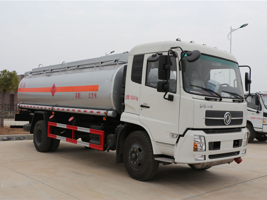 東風(fēng)天錦(15方)運(yùn)油車(chē)