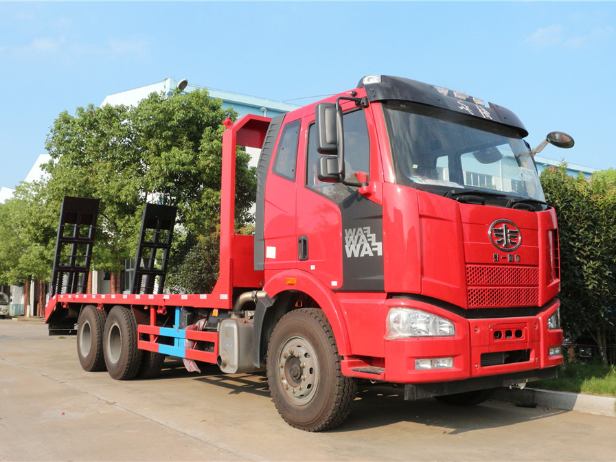 解放后八輪平板運(yùn)輸車