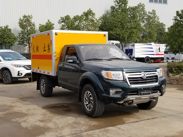 東風(fēng)日產(chǎn)四驅(qū)皮卡爆破車8