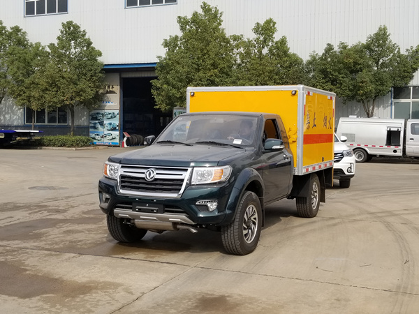 東風(fēng)日產(chǎn)四驅(qū)皮卡爆破車7