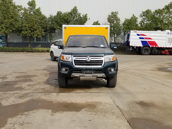 東風(fēng)日產(chǎn)四驅(qū)皮卡爆破車6