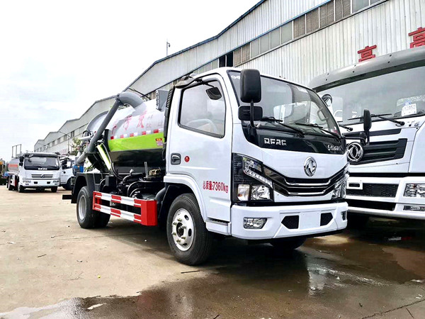 國六小多利卡吸污車4-5方吸污車
