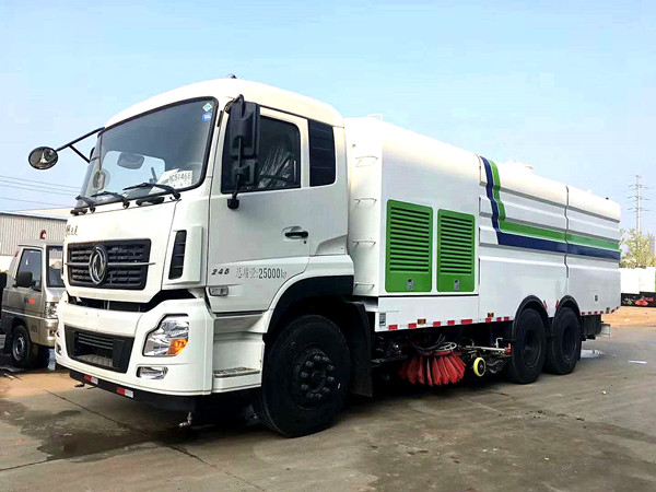東風(fēng)天龍洗掃車