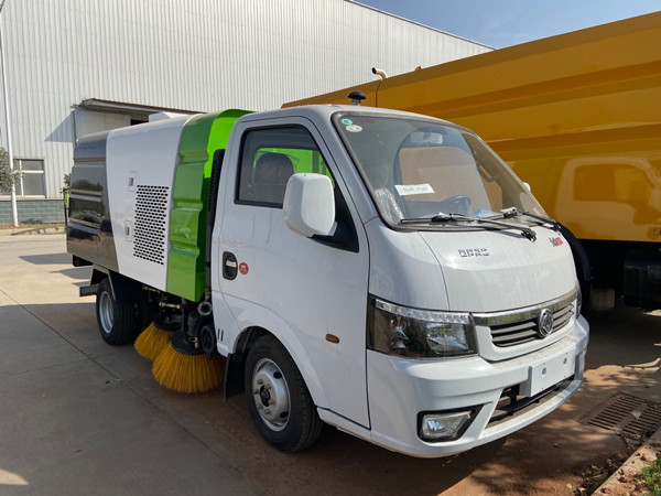 國六東風(fēng)途逸2方掃路車（0.5水/1.5方塵）