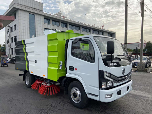 國六小多利卡掃路車（1.5方水/4方塵）