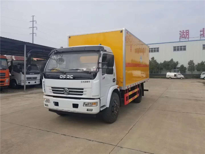 多利卡5.1米（6.7噸）毒性感染性廂式車