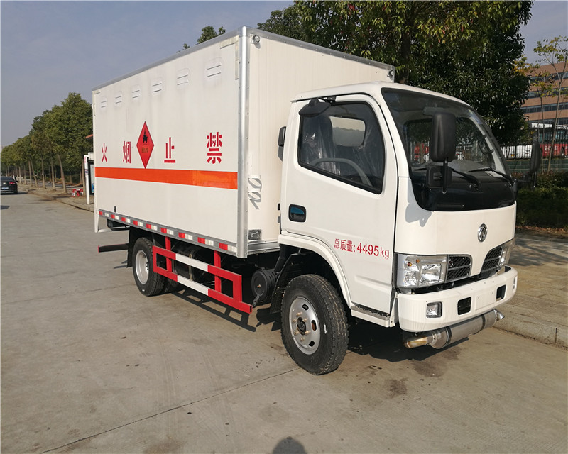 東風4米1(藍牌)爆破器材車