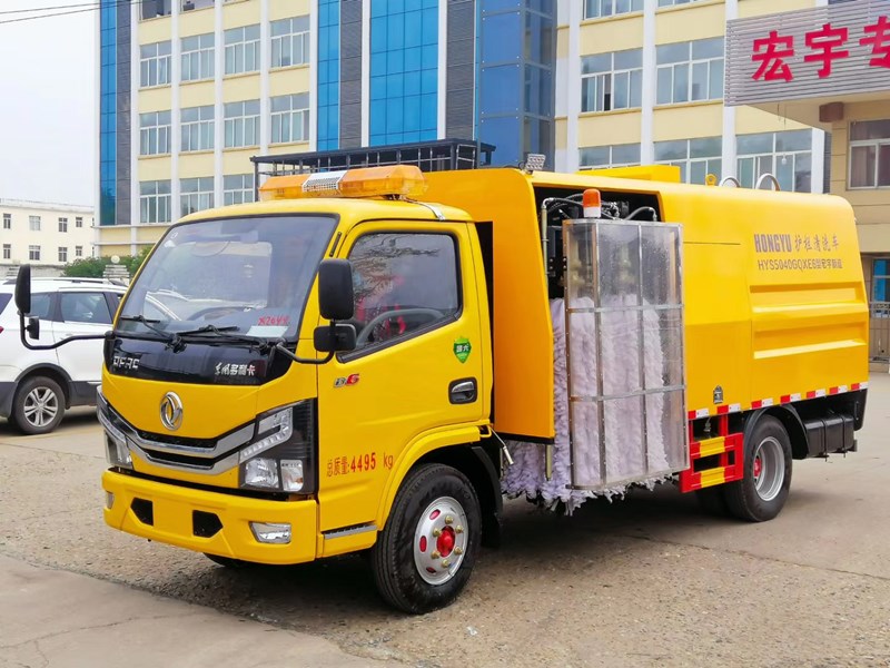 國六東風(fēng)多利卡4方城市護(hù)欄清洗車（黃色）