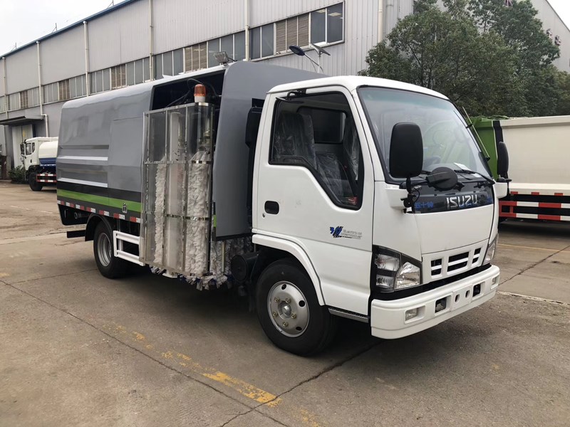 國六慶鈴五十鈴護(hù)欄清洗車